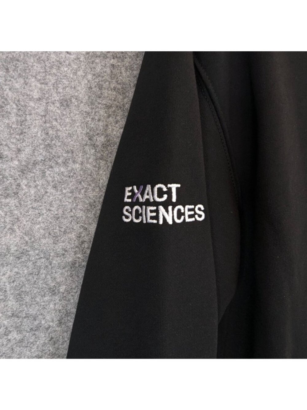 Carhartt Mens Medium Rain Defender Loose Fit Black Hoodie w Exact Sciences Logo - Picture 4 of 9